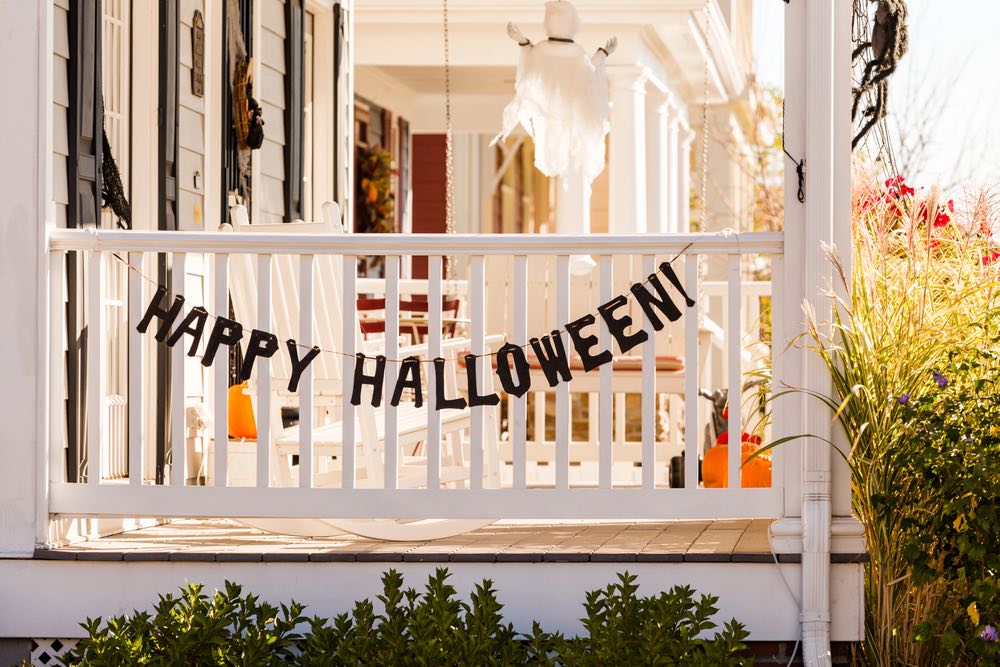 halloween home decorations on porch